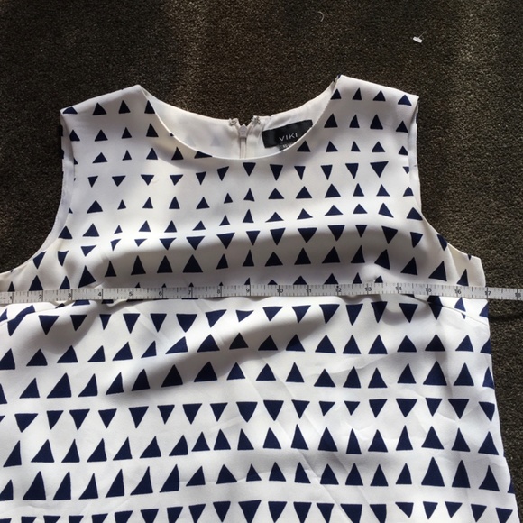 Dress - Picture 3 of 6